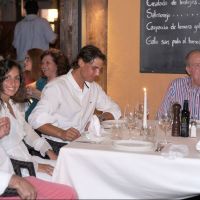 Rafael Nadal et sa Xisca ravis en terrasse avec le roi Juan Carlos à Majorque