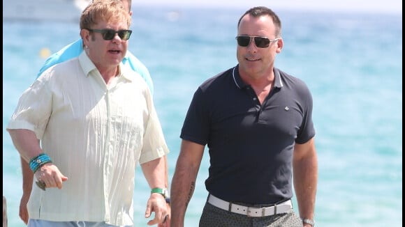 Elton John et David Furnish s'offrent une virée en mer avec leurs charmants amis