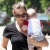 Jennifer Garner et le petit Samuel le 12 août 2012 à Los Angeles