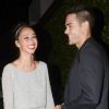 Jesse Metcalfe et sa fiancée Cara Santana, souriants, à Los Angeles, le 16 août 2012