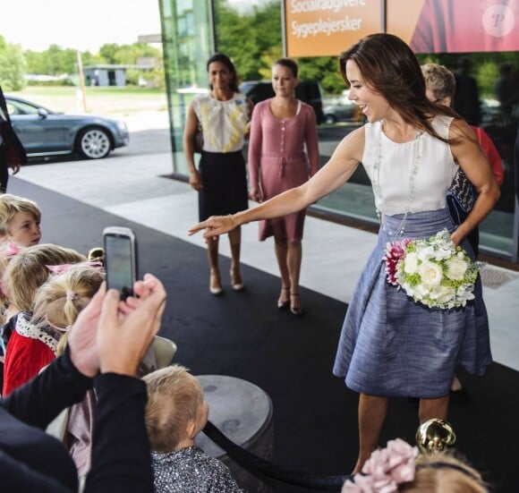 La princesse Mary de Danemark lors de l'inauguration du campus de l'Université de Roskilde le 23 août 2012.