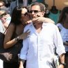 Eric Besson et son épouse Yasmine à Saint-Tropez, le 17 août 2012.