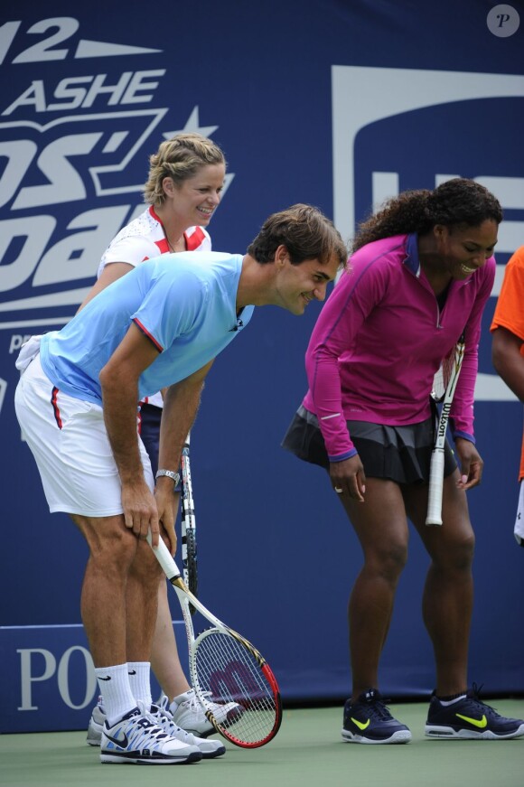 Roger Federer, Andy Roddick, Serena Williams et Kim Clijsters lors du 17e Arthur Ashe Kids' Day au USTA Billie Jean King National Tennis Center in Flushing Meadows à New York le 26 août 2012