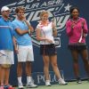 Kim Clijsters, Serena Williams, Roger Federer et Andy Roddick lors du 17e Arthur Ashe Kids' Day au USTA Billie Jean King National Tennis Center in Flushing Meadows à New York le 26 août 2012