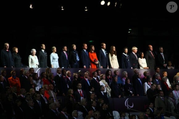 La famille royale et les officiels de la royal box lors de la cérémonie d'ouverture des Jeux paralympiques le 29 août 2012 à Londres.
