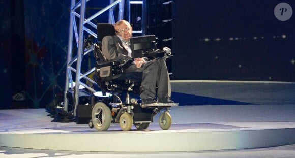 Le génie Stephen Hawking lors de la cérémonie d'ouverture des Jeux paralympiques le 29 août 2012 à Londres.