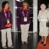 La reine Elizabeth II lors d'une réception au stade olympique en marge de la cérémonie d'ouverture des Jeux paralympiques le 29 août 2012 à Londres.