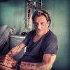 Johnny Hallyday dans sa chambre d'hôpital au CHU de Fort-de-France, le 30 août 2012.
