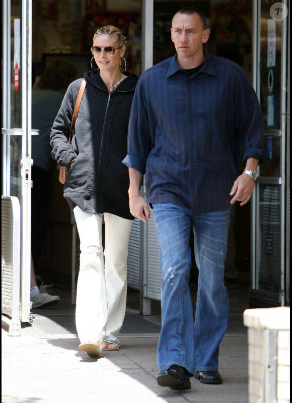 Heidi Klum et son bodyguard - Avril 2011 à Los Angeles