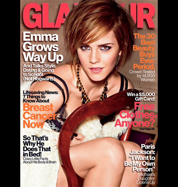 Emma Watson, habillée d'un manteau Zadig & Voltaire, d'une robe Nina Ricci, d'un soutien-gorge Stella McCartney et d'un collier Salvatore Ferragamo, pose en couverture du numéro d'octobre 2012 du Glamour américain.