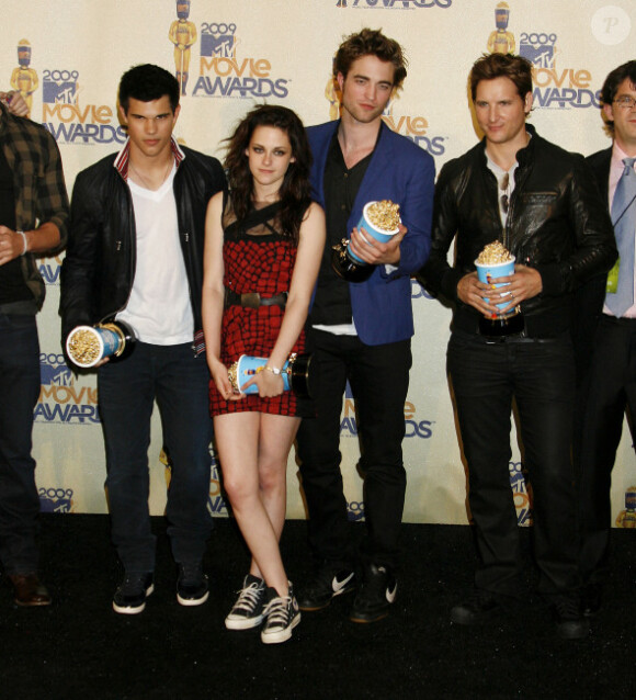 Kristen Stewart, Robert Pattinson et Taylor Lautner en mai 2009 aux MTV Movie Awards.
