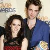 Kristen Stewart et Robert Pattinson aux MTV Movie Awards en 2009.