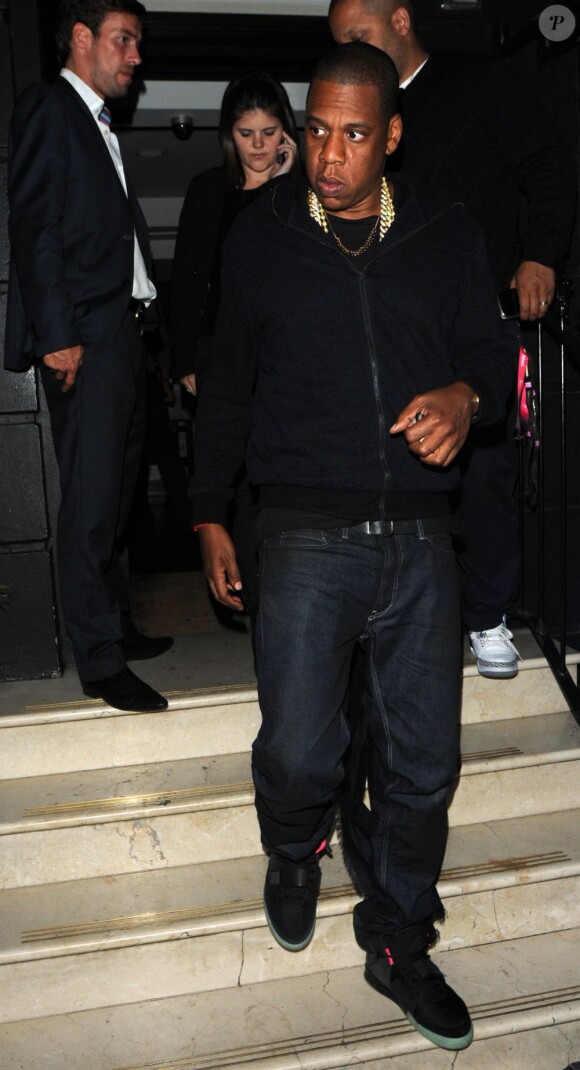 Jay-Z à la sortie du restaurant japonais Nozumi, à Londres, le 9 septembre 2012.