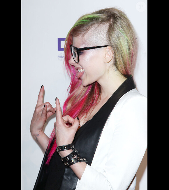 Avril Lavigne, le crâne rasé, à la Fashion Week new-yorkaise, le lundi 10 septembre 2012.