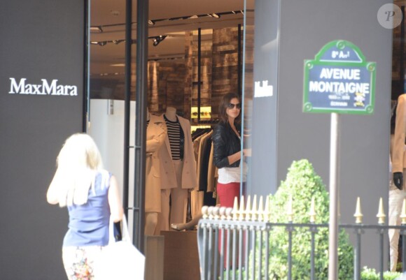 Irina Shayk fait du shopping à Paris le 10 septembre 2012