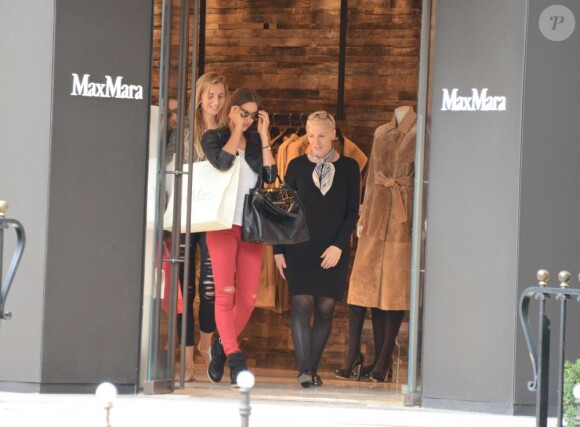 Irina Shayk fait du shopping à Paris le 10 septembre 2012