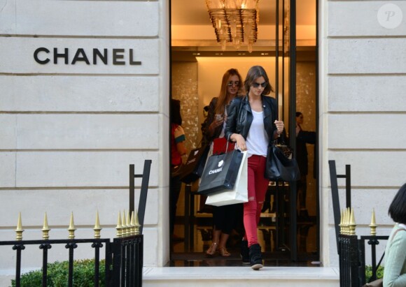 Irina Shayk fait du shopping à Paris le 10 septembre 2012