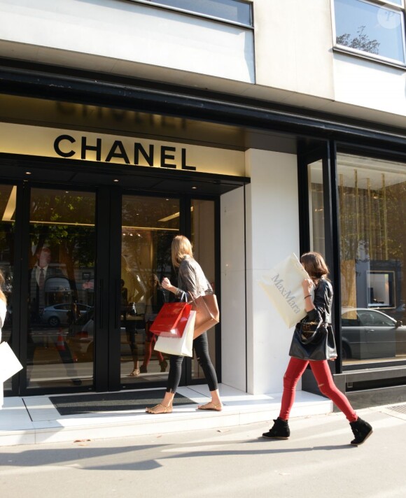 Irina Shayk fait du shopping à Paris le 10 septembre 2012