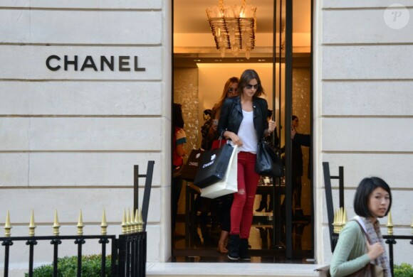 Irina Shayk fait du shopping à Paris le 10 septembre 2012