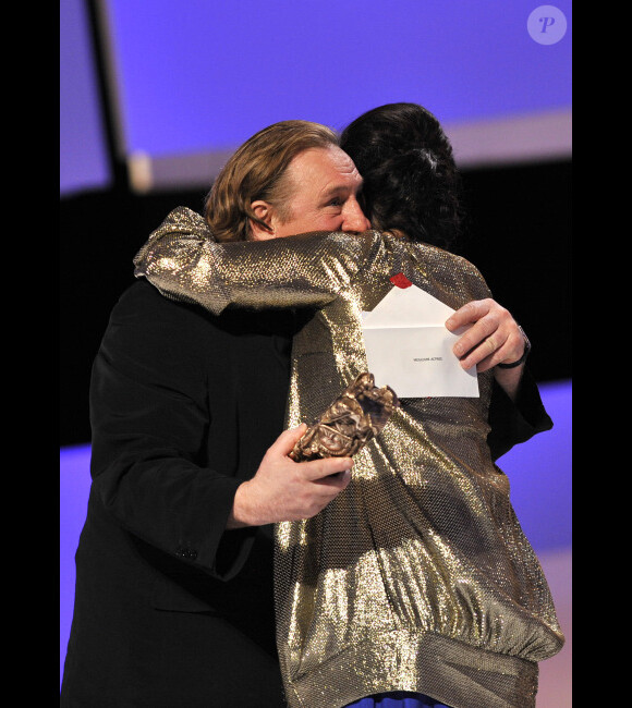 Gérard Depardieu remet le César de la meilleure actrice à Isabelle Adjani en février 2010
