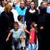 Angelina Jolie, envoyée spéciale de l'agence pour les réfugiés des Nations unies, et le chef du Haut Commissariat, Antonio Guterres, visitent un camp de réfugiés syriens en Turquie le 13 septembre 2013