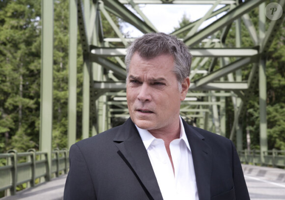 Ray Liotta dans The Details de Jacob Aaron Estes.