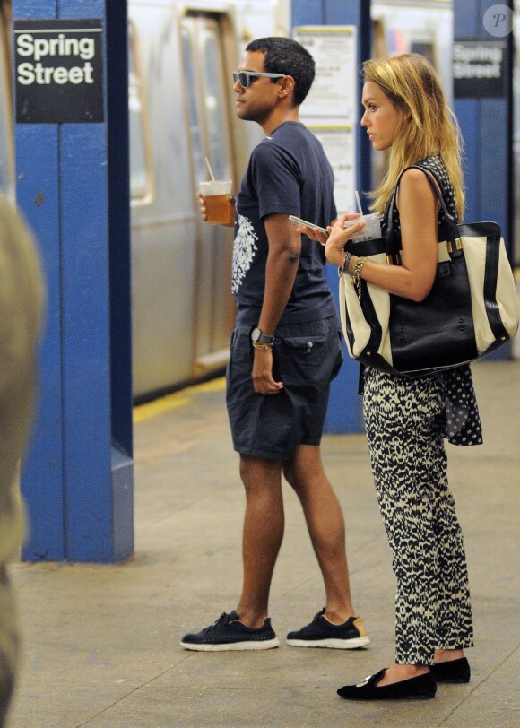 Jessica Alba prend le métro à Soho, une femme comme tout le monde ? New York, le 14 septembre 2012.