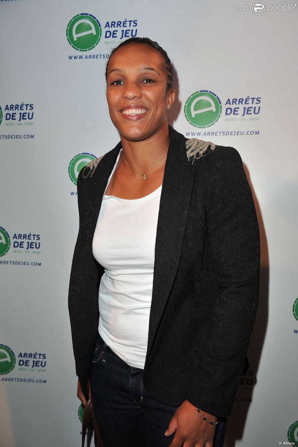 Lucie Decosse Lors De La Soiree Anniversaire Du Restaurant Arrets De Jeu A Aubervilliers Le 15 Septembre 12 Purepeople