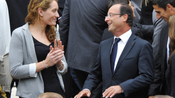 François Hollande reçoit les médaillés olympiques et récolte des sourires en or
