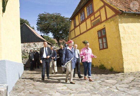La reine Margrethe II de Danemark et le prince Henrik lors de leur tournée d'été annuelle, début septembre 2012