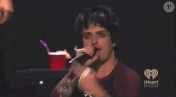 Billie Joe Armstrong de Green Day devient fou de rage au iHeartRadio Music Festival à Las Vegas le 21 septembre 2012