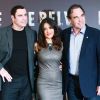 Salma Hayek entourée de John Travolta et du réalisateur Oliver Stone à Rome pour présenter le film Savages, le 25 septembre 2012.