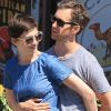 Anne Hathaway et son fiancé Adam Shulman en août 2012 à Los Angeles.
