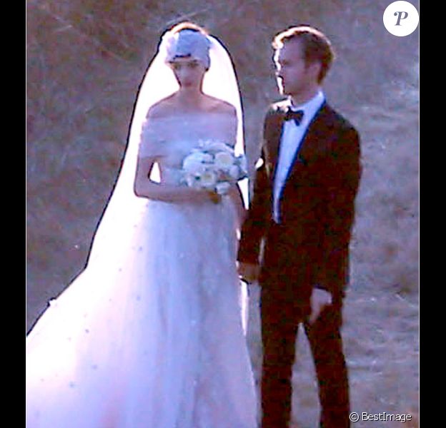 Mariage d'Anne Hathaway avec Adam Shulman à Big Sur le 29 septembre 2012