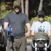 Anna Faris et son mari Chris Pratt se promènent avec leur fils Jack et leurs chiens. Los Angeles, le 28 septembre 2012.