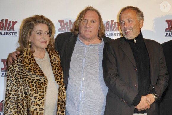 Gérard Depardieu, Catherine Deneuve et Fabrice Luchini à l'avant-première du film Astérix et Obélix : Au service de sa Majesté à Paris, le 30 septembre 2012.