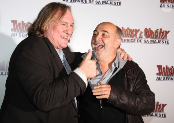 Gérard Jugnot et Gérard Depardieu à l'avant-première du film Astérix et Obélix : Au service de sa Majesté, à Paris le 30 septembre 2012.