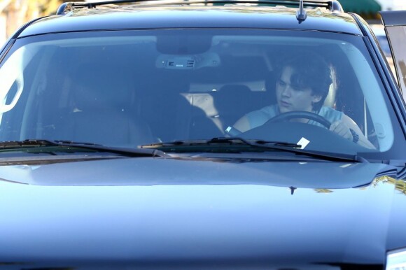 Prince, le fils de Michael Jackson, conduit pour la première fois à Los Angeles, le 30 septembre 2012.