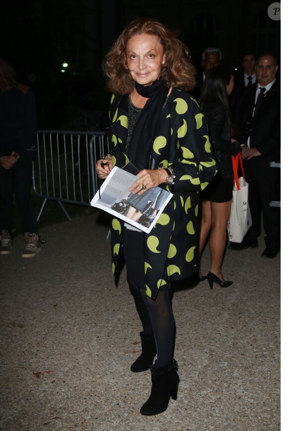 Diane von Furstenberg arrive au Grand Palais pour assister au défilé Saint Laurent printemps-été 2013 et soutenir son confrère Hedi Slimane. Paris, le 1er Octobre 2012.