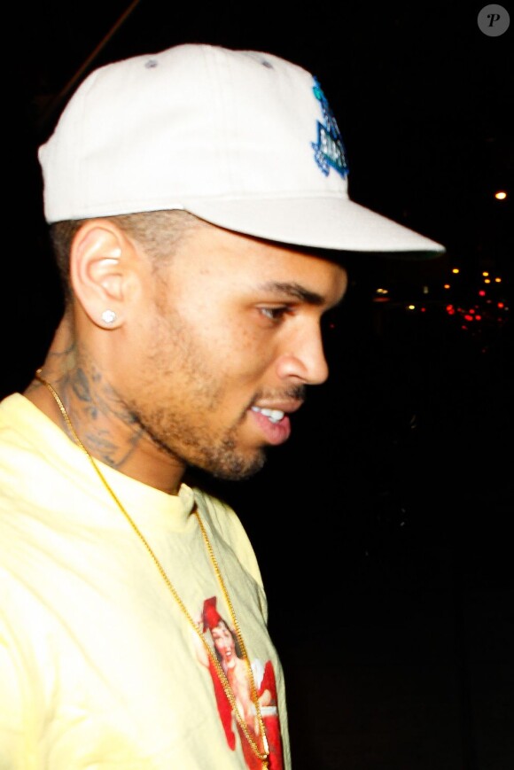 Chris Brown sortant d'un hôtel à Manhattan, à 10 minutes d'intervalle de Rihanna, le 3 octobre 2012.