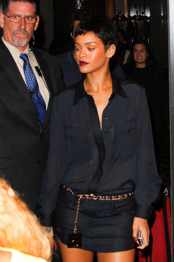 La chanteuse Rihanna sortant d'un hôtel à Manhattan, à 10 minutes d'intervalle de Chris Brown, le 3 octobre 2012.