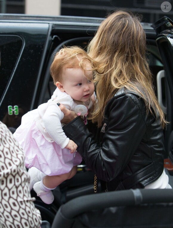 Jessica Alba à New York avec son adorable fille Haven le 4 octobre 2012