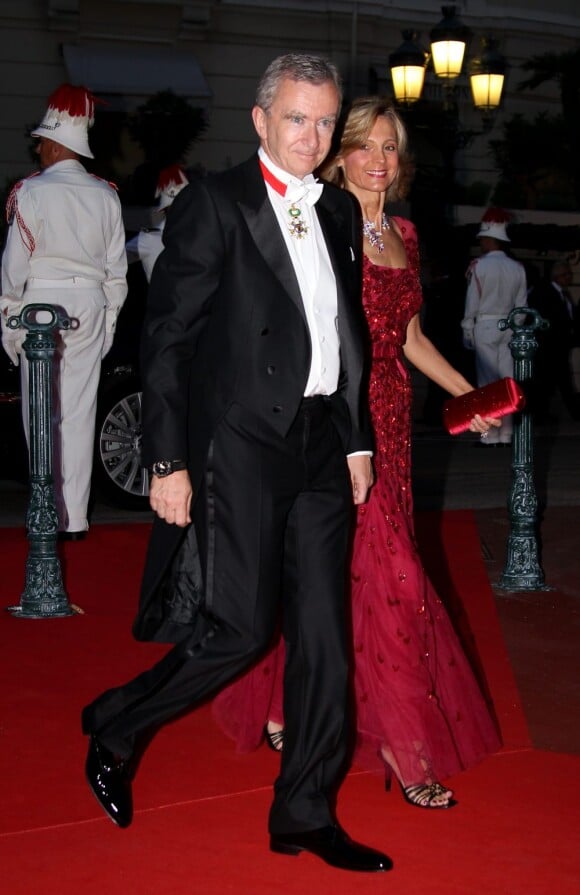 Bernard Arnault et son épouse Hélène au mariage du prince Albert de Monaco et de Charlene Wittstock le 2 juillet 2011.