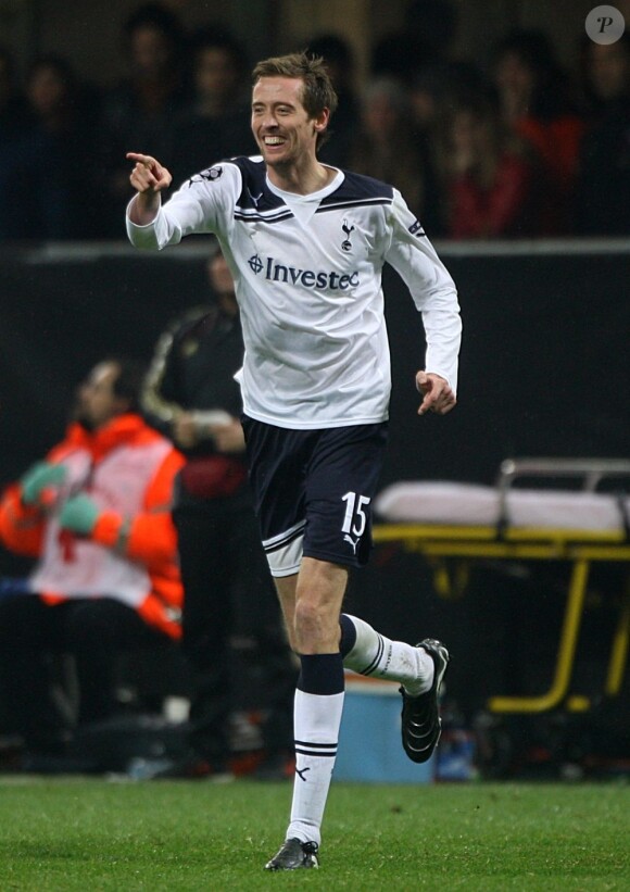Peter Crouch sous le maillot de Tottenham à Milan, le 15 février 2011.