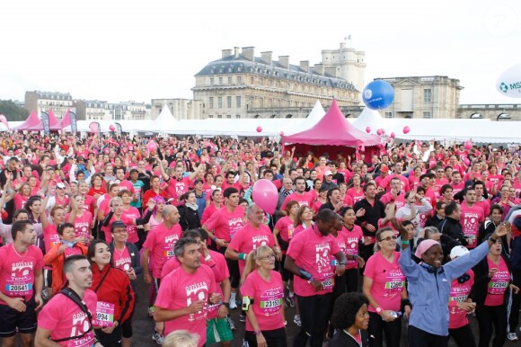 La 10e édition de de la course Odyssea au profit de de la lutte contre le cancer du sein au château de Vincennes a réuni une foule compacte et enthousiaste le 7 Octobre 2012
