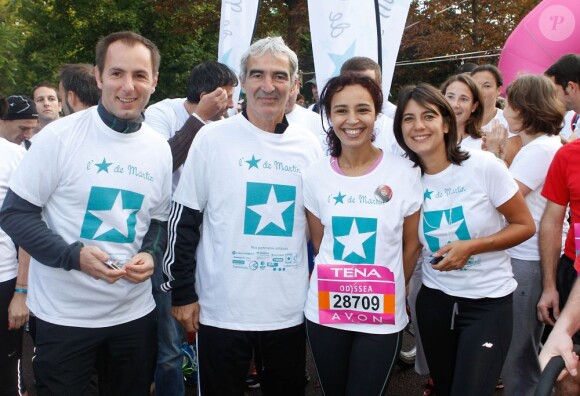 Philippe Doux, Aïda Touihri, Raymond Domenech et Estelle Denis lors de la 10e édition de de la course Odyssea au profit de de la lutte contre le cancer du sein au château de Vincennes le 7 Octobre 2012