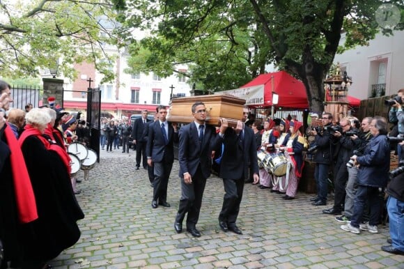 Les funérailles du réalisateur Claude Pinoteau à Montmartre à Paris le 11 octobre 2012
