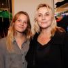 Sophie Favier et sa fille Carla-Marie lors de l'inauguration de la boutique Twiggy de Sophie Favier et Cathy à Neuilly-sur-Seine, le 11 octobre 2012