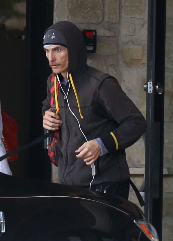Matthew McConaughey, très maigre, sort de son cours de gym à Austin, Texas le 12 octobre 2012. L'acteur de 42 ans a perdu une dizaine de kilos pour son nouveau film inspiré d'une histoire vraie The Dallas Buyer's Club