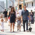Matthew McConaughey, sa femme enceinte Camila Alves et leurs enfants à New York le 26 août 2012